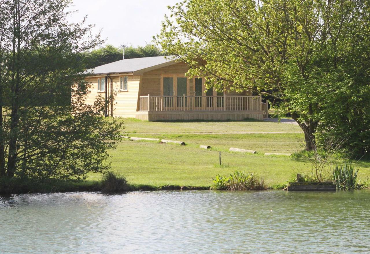 Woodpecker Lodge - Brook Meadow - Sleeps 4 Plus 2 - No Pets Market Harborough Exterior foto